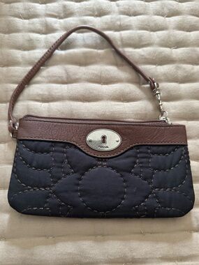 Fossil wristlet in EUC